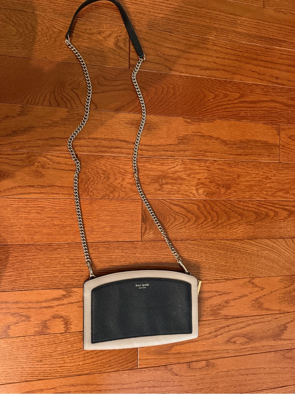 kate spade black and cream crossbody with chain strap